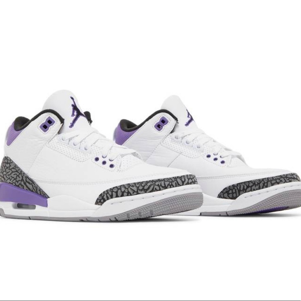 Jordan retro 3 “dark irises” size 9.5